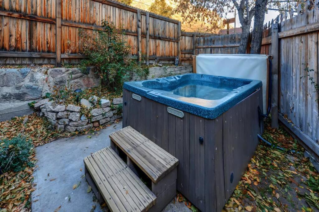 Cliff House Lodge And Hot Tub Cottages Morrison Bagian luar foto