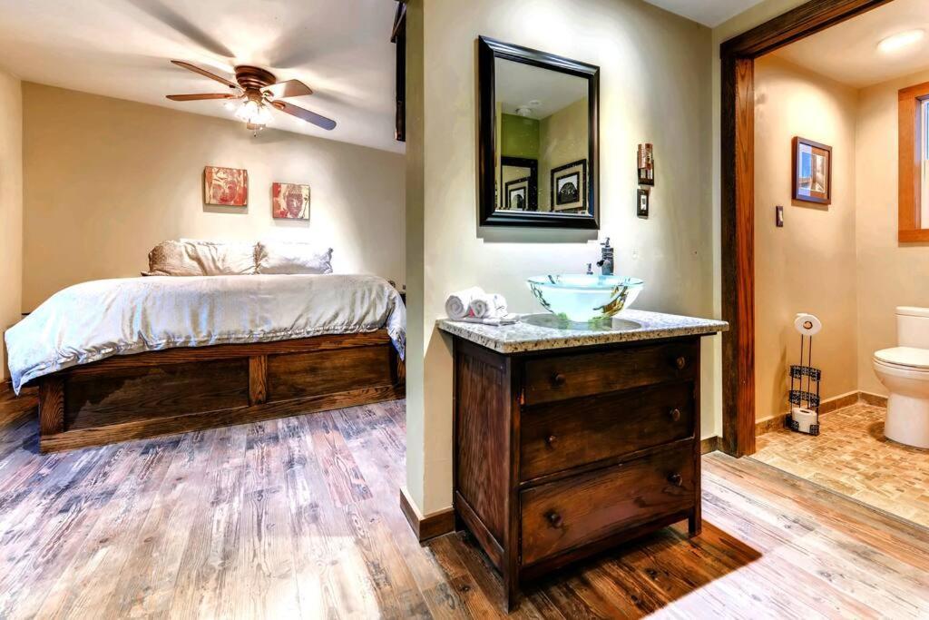 Cliff House Lodge And Hot Tub Cottages Morrison Bagian luar foto