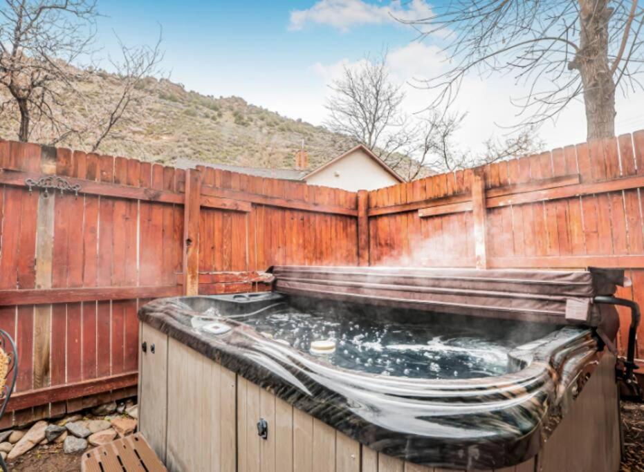Cliff House Lodge And Hot Tub Cottages Morrison Bagian luar foto