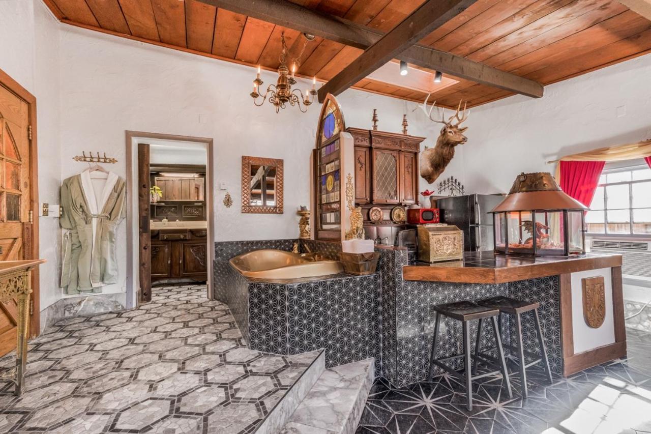 Cliff House Lodge And Hot Tub Cottages Morrison Bagian luar foto